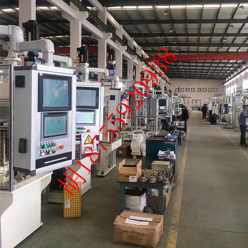 海外主機市場中的操作箱懸臂報價與優質廠家分析